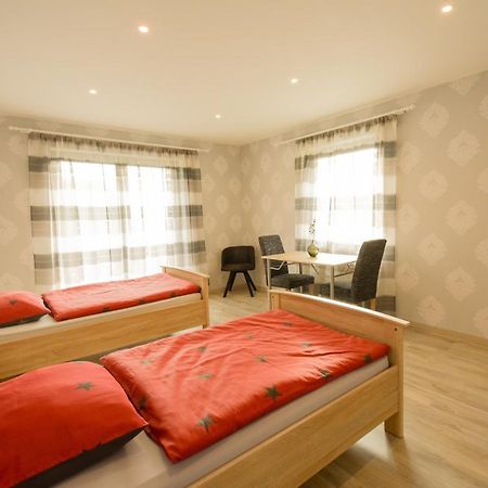 Mainzimmer - Business Apartments Hasloch  Bagian luar foto