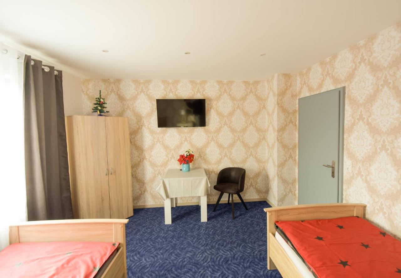 Mainzimmer - Business Apartments Hasloch  Bagian luar foto