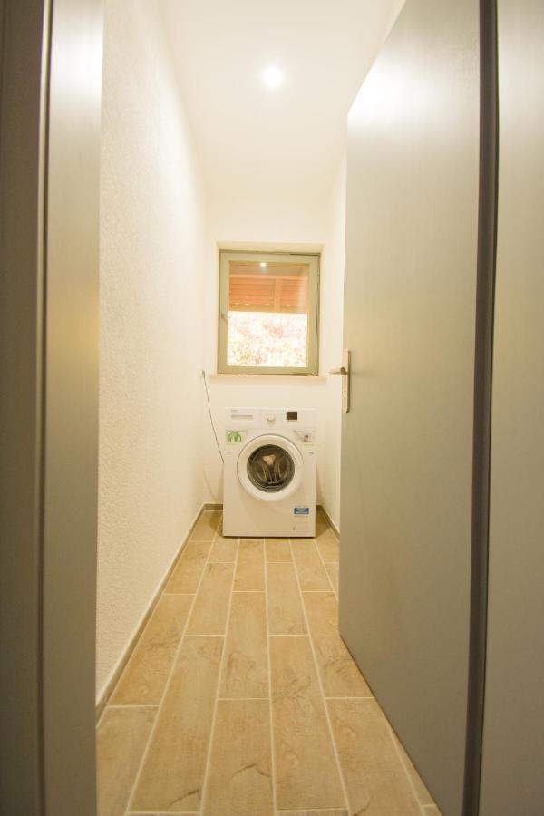 Mainzimmer - Business Apartments Hasloch  Bagian luar foto