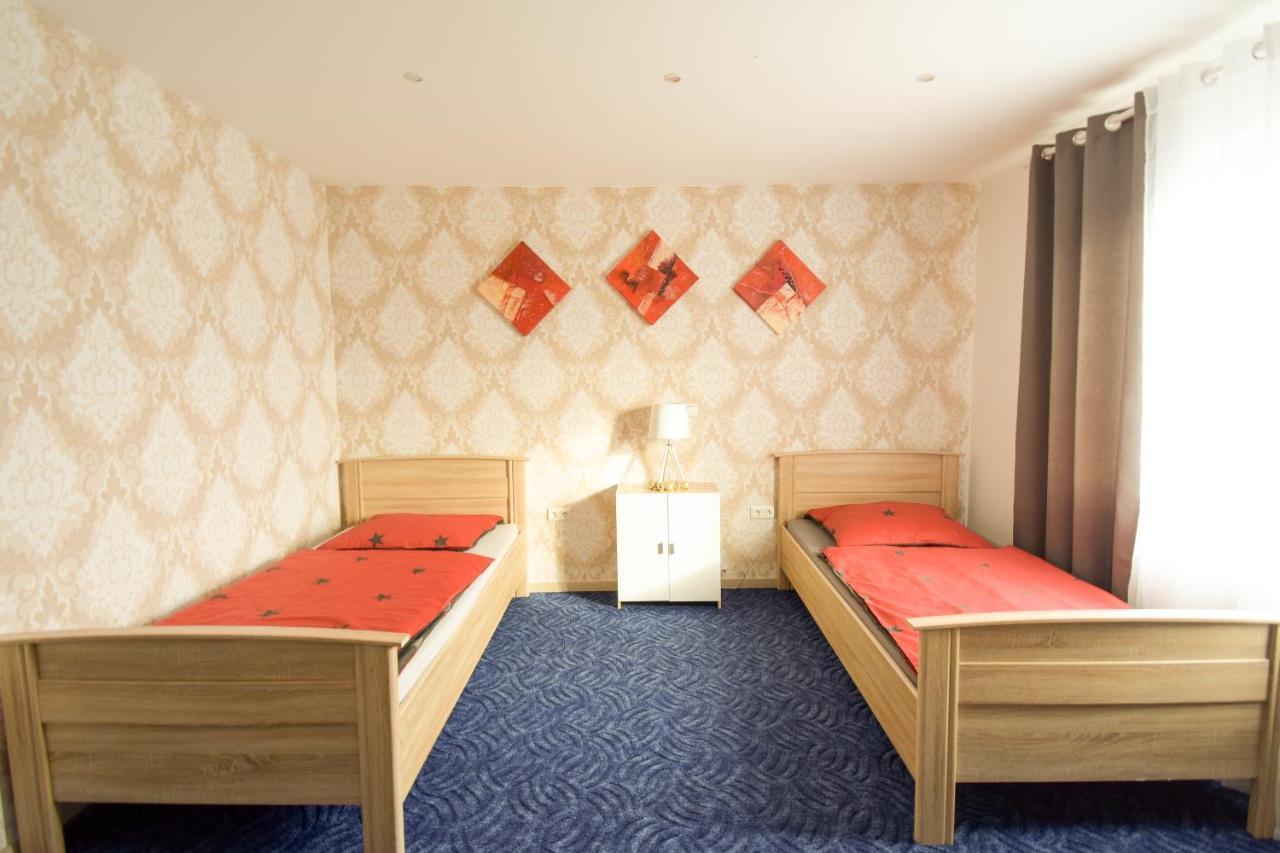 Mainzimmer - Business Apartments Hasloch  Bagian luar foto