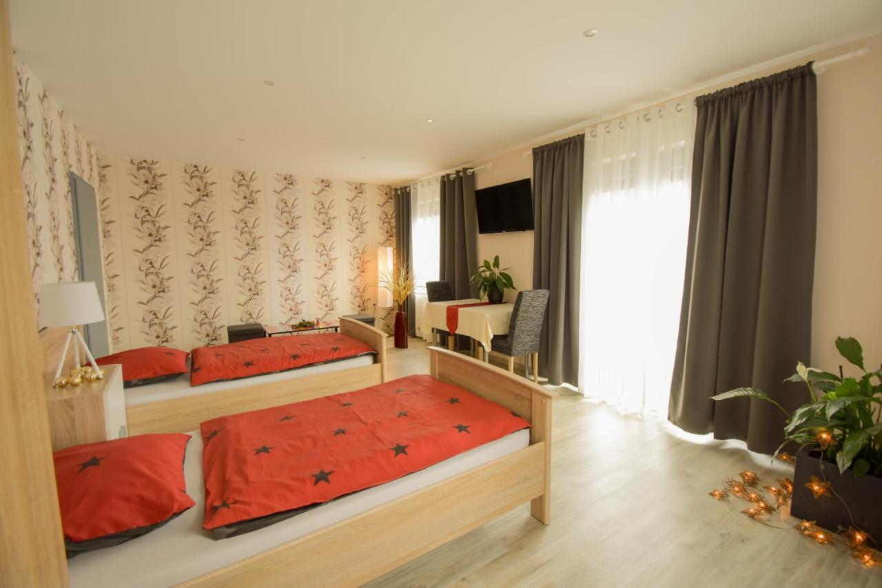 Mainzimmer - Business Apartments Hasloch  Bagian luar foto