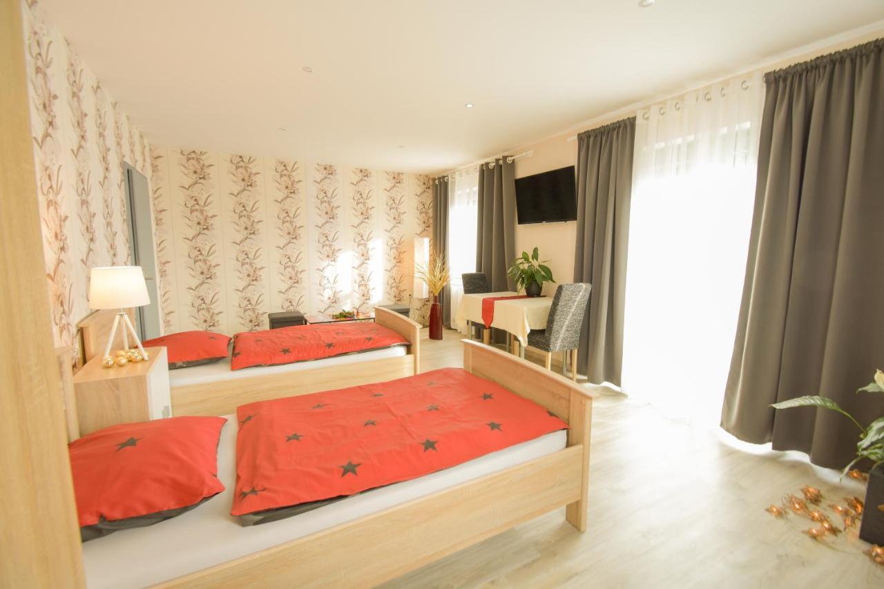 Mainzimmer - Business Apartments Hasloch  Bagian luar foto