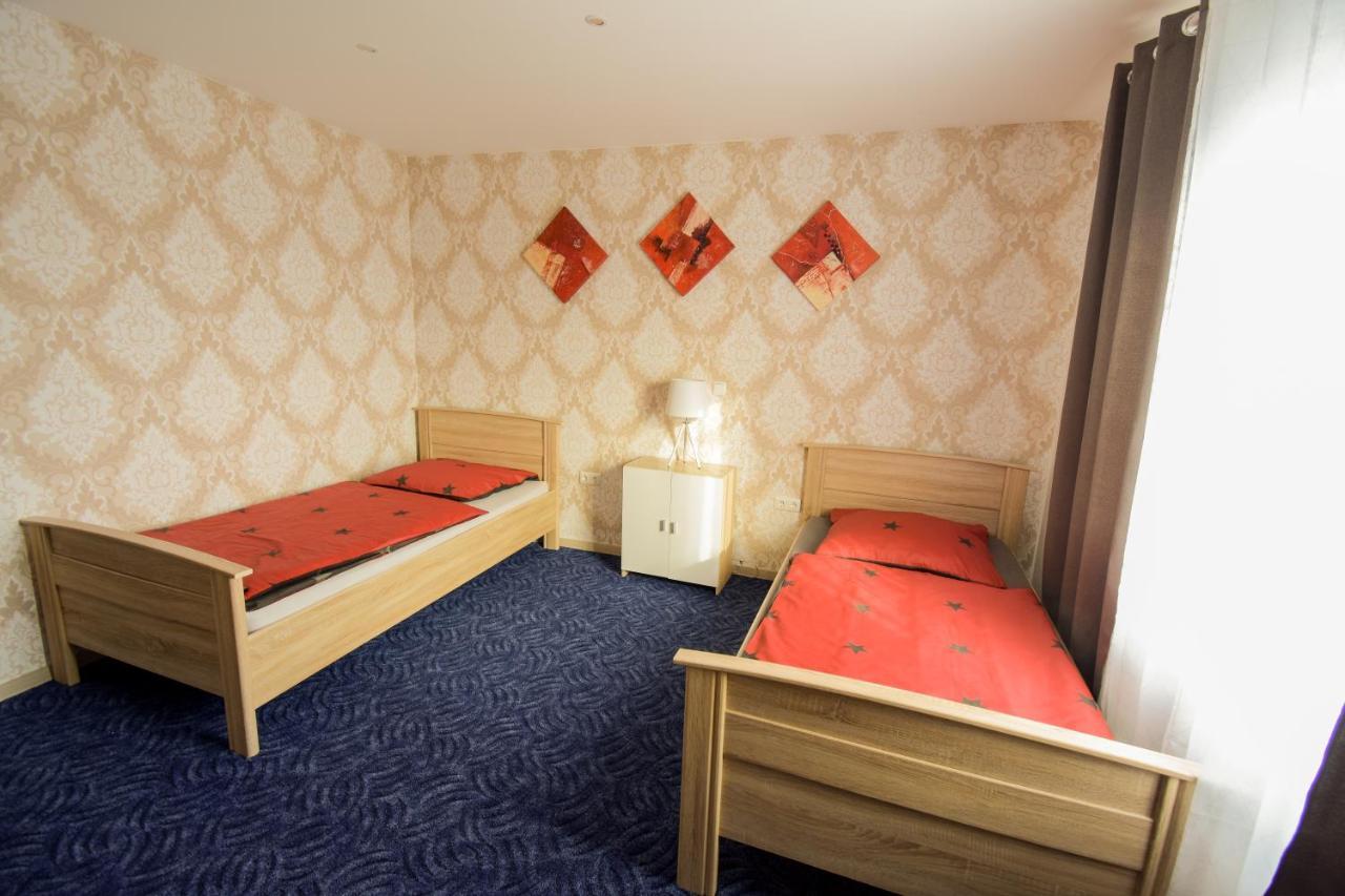 Mainzimmer - Business Apartments Hasloch  Bagian luar foto
