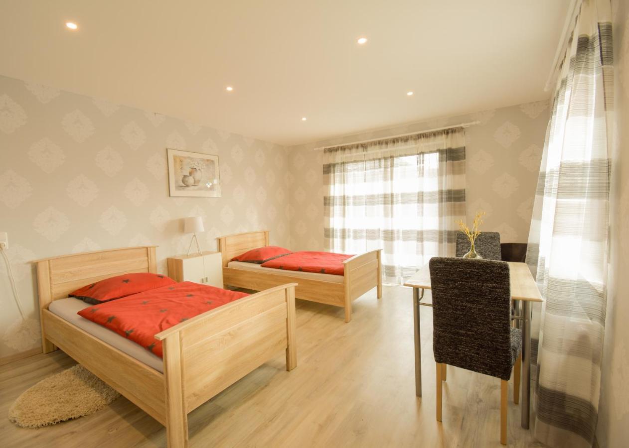 Mainzimmer - Business Apartments Hasloch  Bagian luar foto